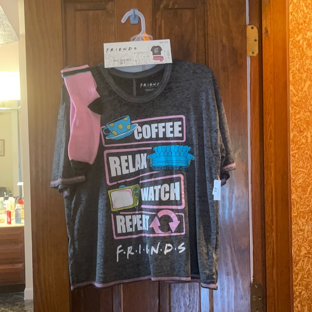 F•R•I•E•N•D•S  3 piece Pajama set NWT.